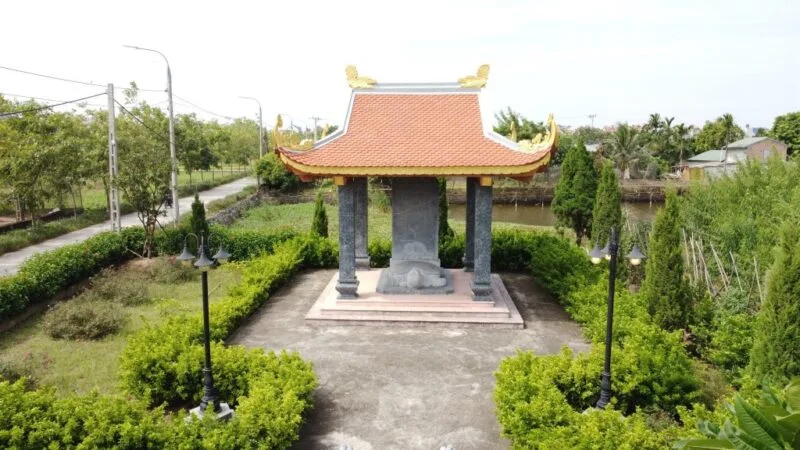 Nhà Bia Đá
