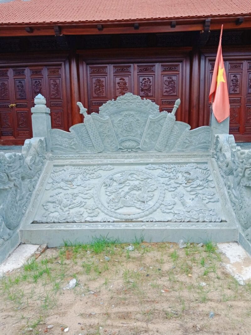 Chiếu Rồng Đá